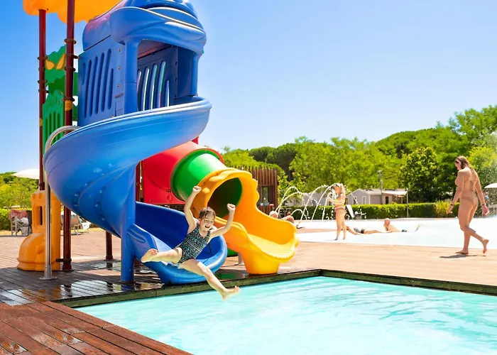 Pineta Sul Mare Camping Village منتزه العطل